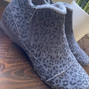 SKECHERS Earthy Chick Biker Ankle Boots